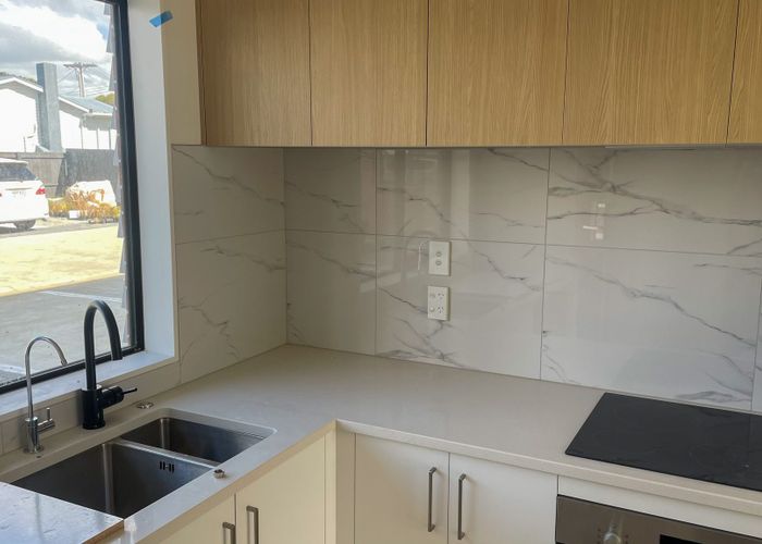  at 13/5 Hikurangi Street, Te Atatu Peninsula, Waitakere City, Auckland