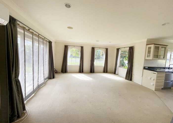  at 64 Huntington Drive, Huntington, Hamilton