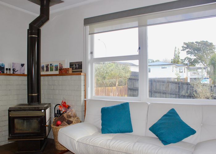  at 34 Sunvue Rd, Glen Eden, Waitakere City, Auckland