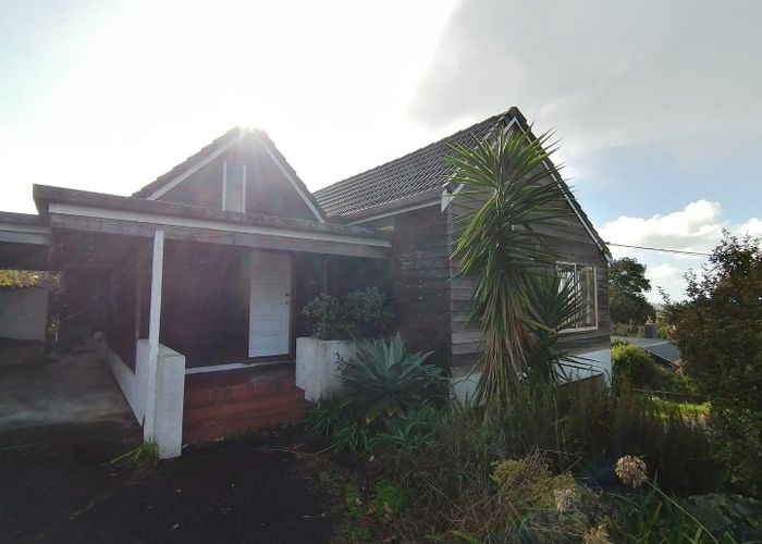  at 118 Pupuke Road, Northcote, North Shore City, Auckland
