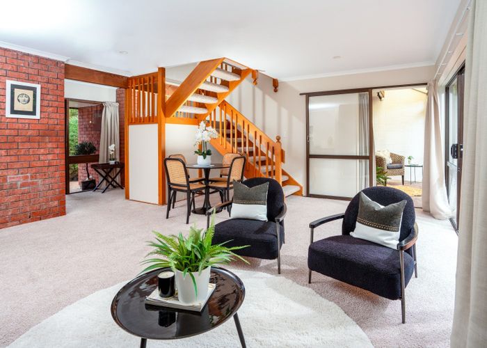  at 2/136 Karori Road, Karori, Wellington