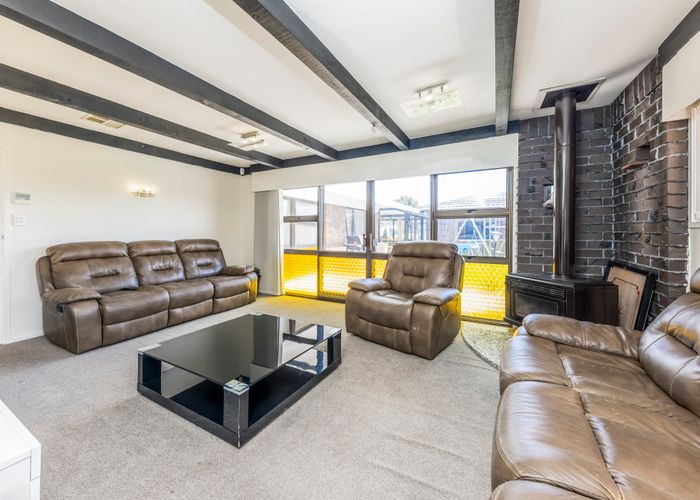  at 3 Zenith Place, Conifer Grove, Takanini