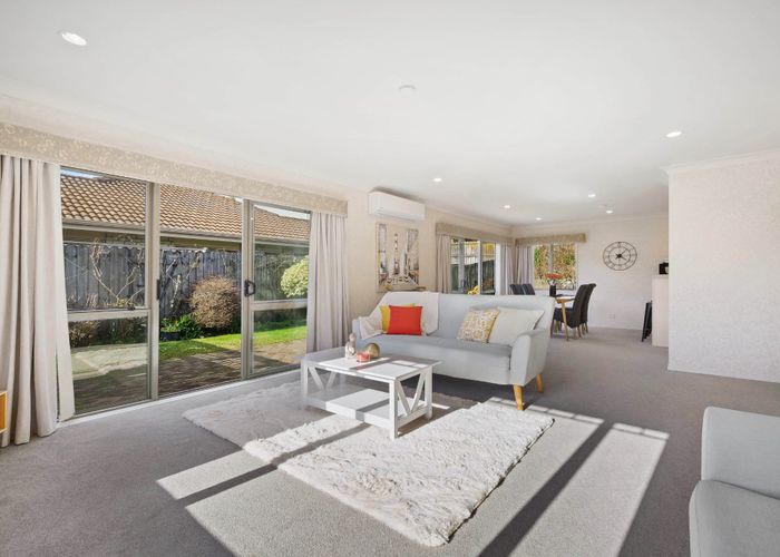  at 74 Hillwell Drive, Henderson, Waitakere City, Auckland