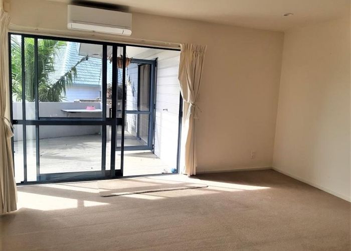  at 19  Mandeville Place, Unsworth Heights, North Shore City, Auckland