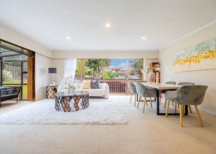  at 2/76 Velma Road, Hillcrest, North Shore City, Auckland