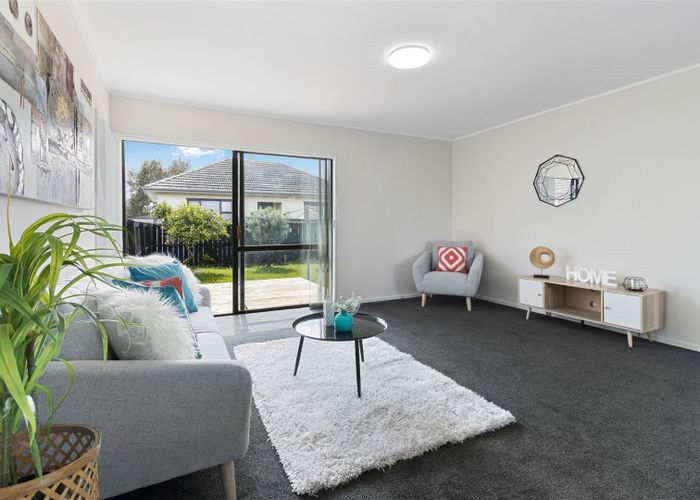  at 2/13 John Street, Mangere East, Auckland