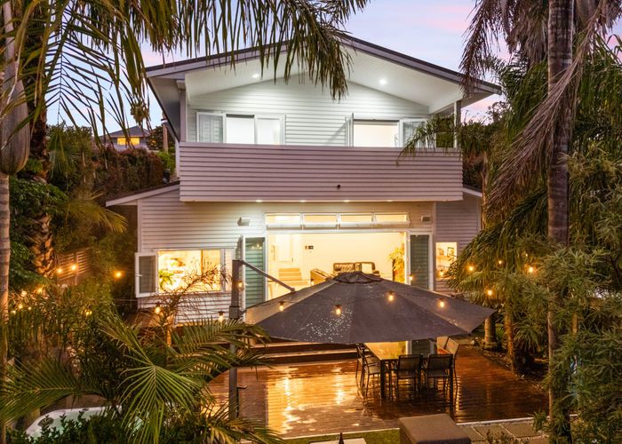  at 16 Braemar Road, Rothesay Bay, North Shore City, Auckland