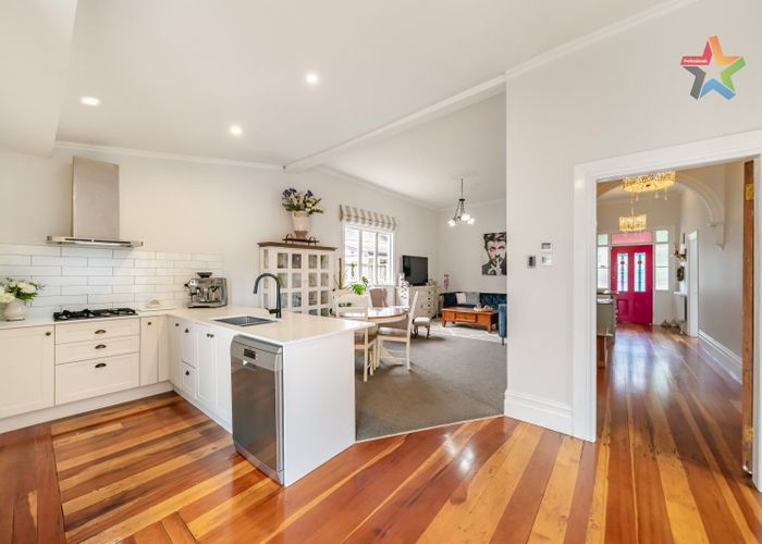  at 32 Riddlers Crescent, Petone, Lower Hutt