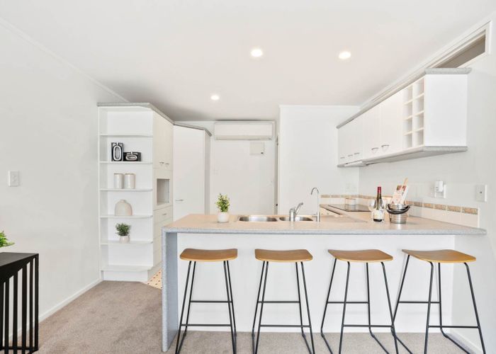  at 2/561 Blockhouse Bay Road, Blockhouse Bay, Auckland City, Auckland