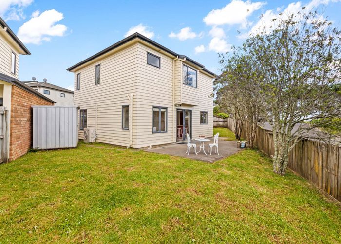  at 35/22 Northcross Drive, Oteha, Auckland