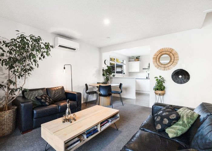  at 2/176 Riverlaw Terrace, Saint Martins, Christchurch