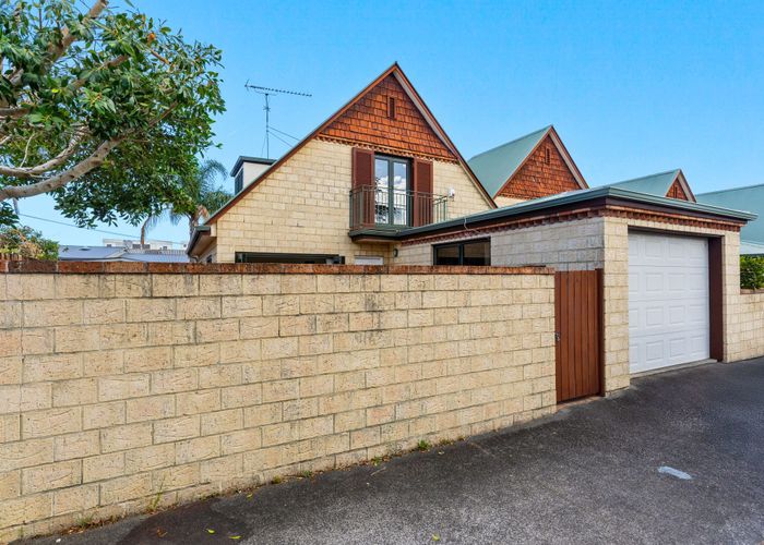  at 1/52 Taharoto Road, Takapuna, North Shore City, Auckland