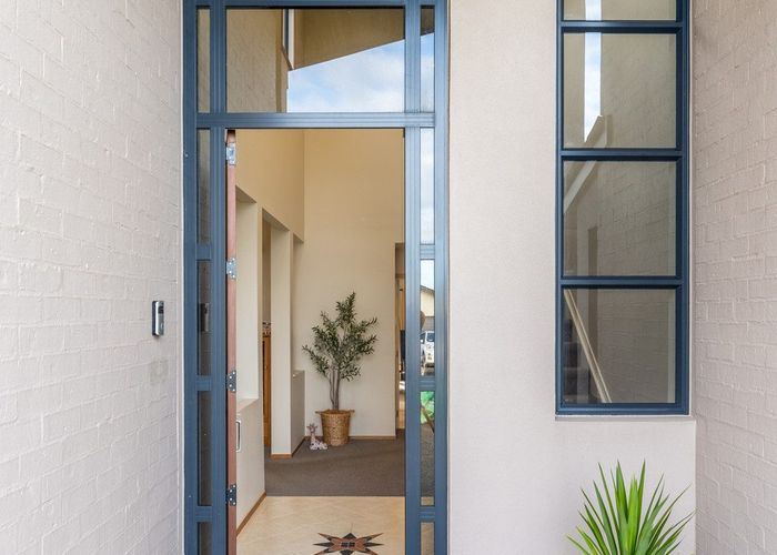  at 6 Dalcross Drive, Dannemora, Manukau City, Auckland