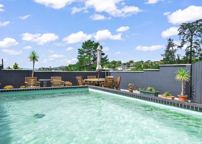  at 170 Stapleford Crescent, Browns Bay, North Shore City, Auckland