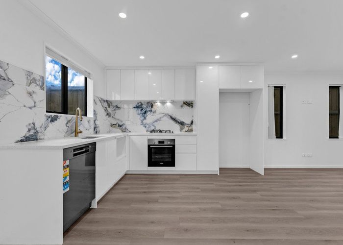  at 100E Seymour Road, Sunnyvale, Waitakere City, Auckland