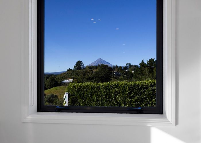 at 90 Ridgewood Drive, Ridgewood, New Plymouth