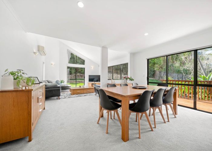  at 3 Nottingham Place, Northcross, North Shore City, Auckland