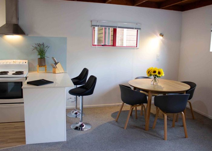  at 1/18 Hinau Road (fully-furnished 2x bedroom with garage), Hataitai, Wellington, Wellington