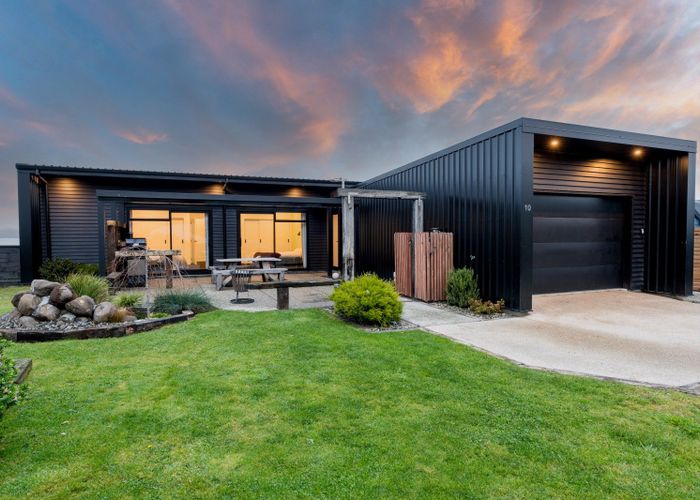  at 10 Okahau Terrace, Warrington, Waikouaiti