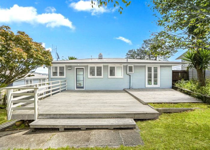  at 17 Wylie Avenue, Sunnynook, North Shore City, Auckland