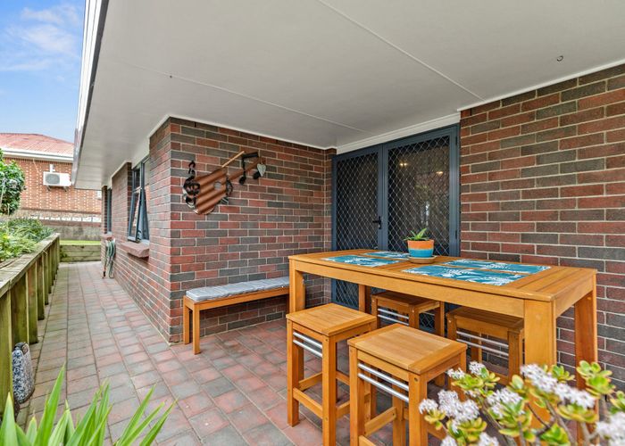  at 1 Mabian Crescent, Deanwell, Hamilton