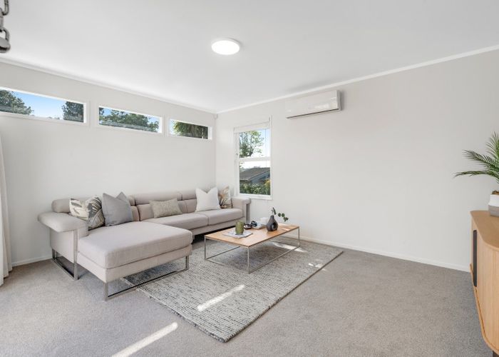  at 2/66 Prince Regent Drive, Half Moon Bay, Auckland