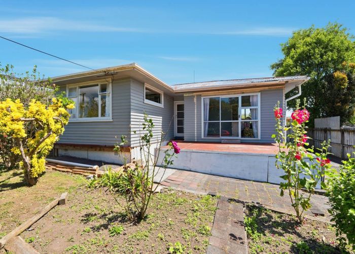  at 18 Statesman Street, Henderson, Waitakere City, Auckland