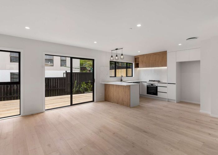  at 33D Patons Road, Howick, Auckland