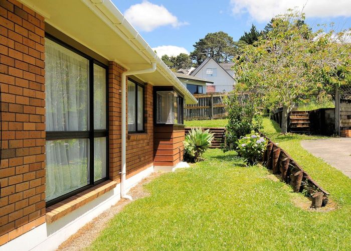  at 10 Ronald Macken Place, Mairangi Bay, North Shore City, Auckland