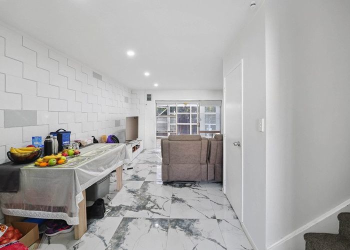  at 4/19 Harwood Road, Mount Wellington, Auckland City, Auckland