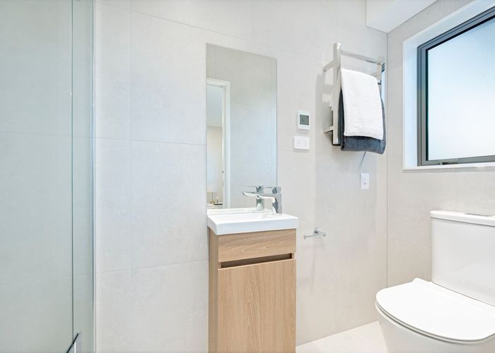  at 1/5 Hereford Street, Te Atatu Peninsula, Waitakere City, Auckland