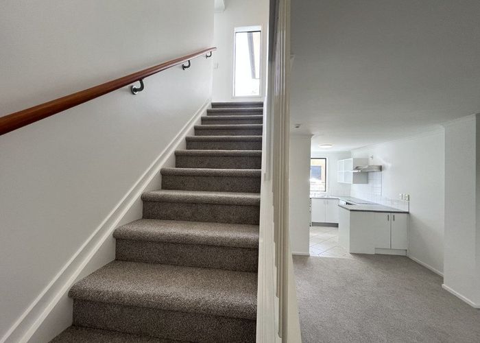  at 4 Barnea Circle, Glen Eden, Waitakere City, Auckland