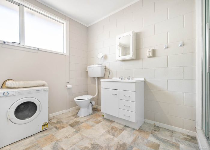  at 3/28 Saxon Street, Waterview, Auckland