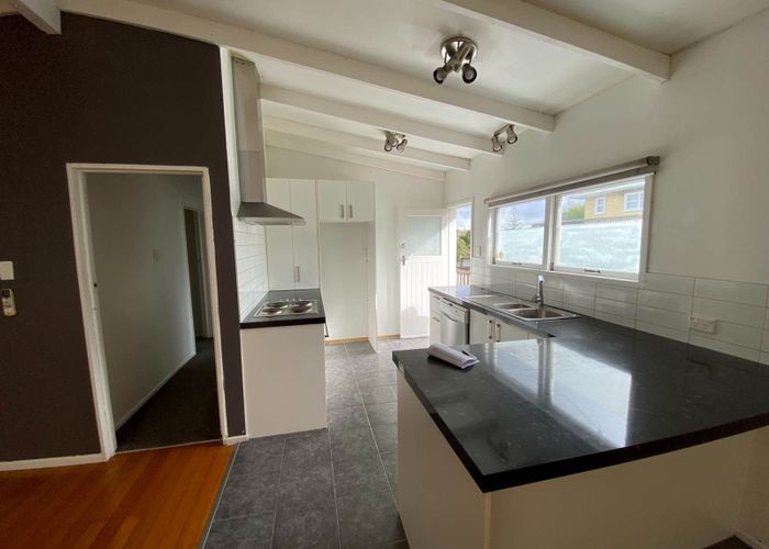  at 1/40 Edgeworth Road, Glenfield, Auckland