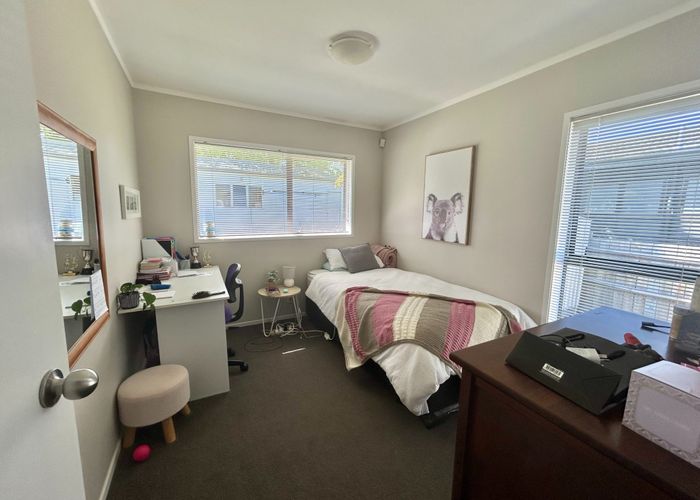  at 22 Murvale Drive, Bucklands Beach, Auckland
