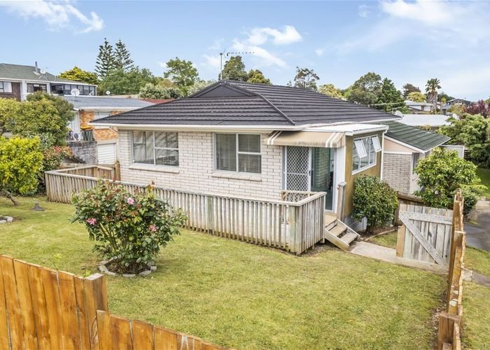  at 1/26 Abercrombie Street, Howick, Auckland