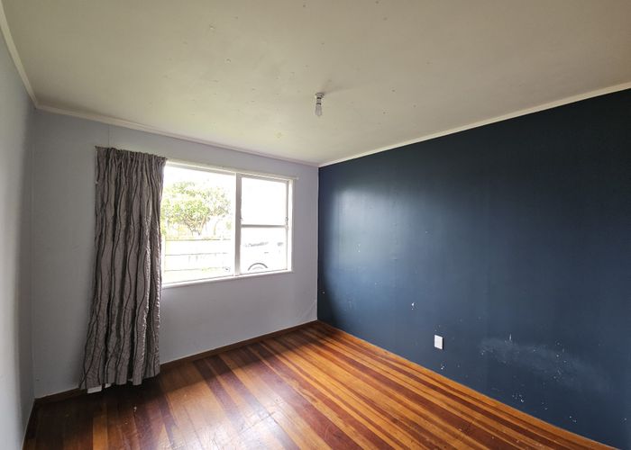 at 106 Universal Dr, Henderson, Waitakere City, Auckland