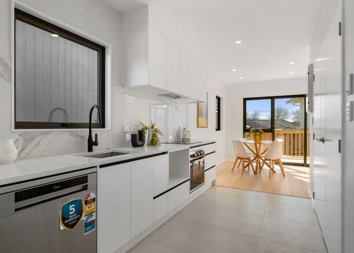  at Lot 2/8 Clutha Crescent, Clover Park, Manukau City, Auckland