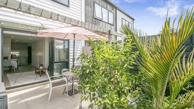  at 7/5 Brandon Road, Glen Eden, Auckland