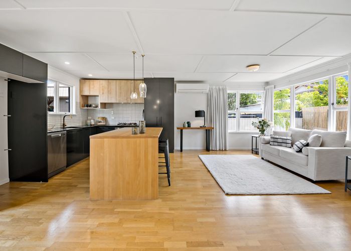  at 8 Steen Place, Māngere Bridge, Auckland