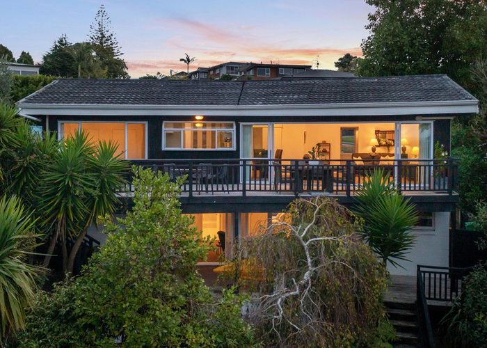  at 7 Hume Drive, Hillcrest, Auckland