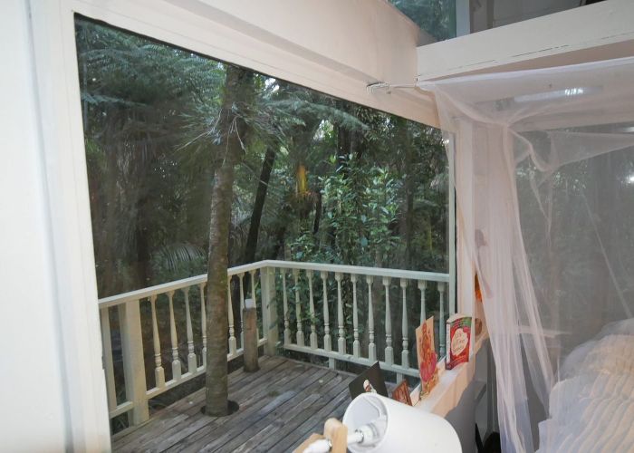  at Oratia, Waitakere City, Auckland