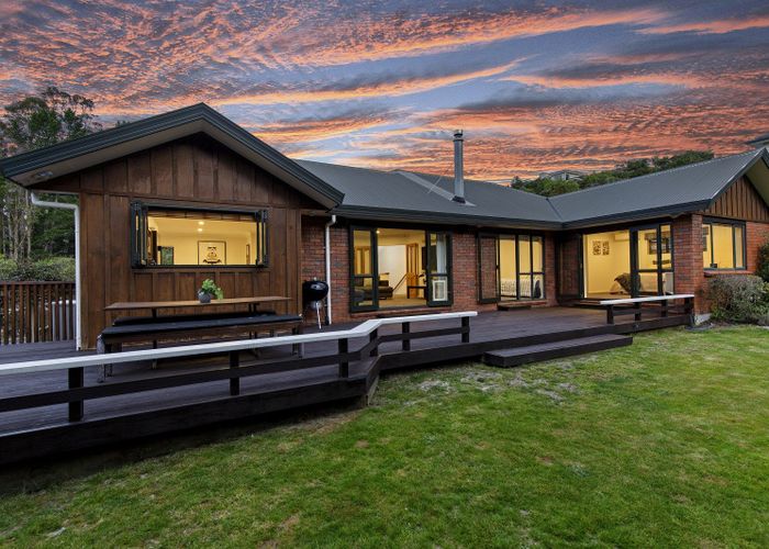  at 6 Sylvan Way, Silverstream, Upper Hutt