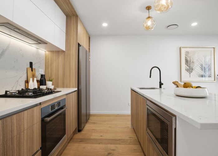  at 12/1358 Doninion Road, Mount Roskill, Auckland City, Auckland