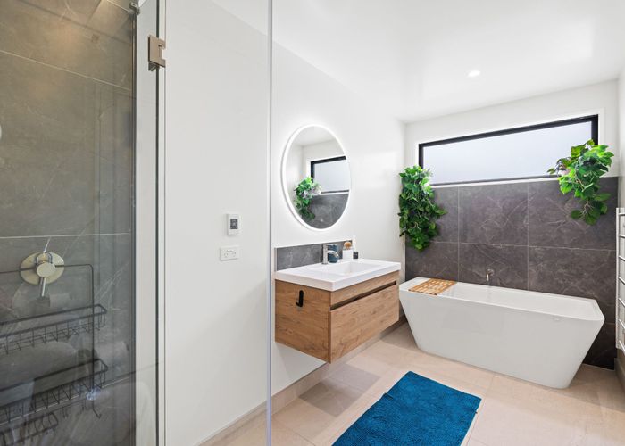  at 2/10 Bishop Street, St. Albans, Christchurch City, Canterbury