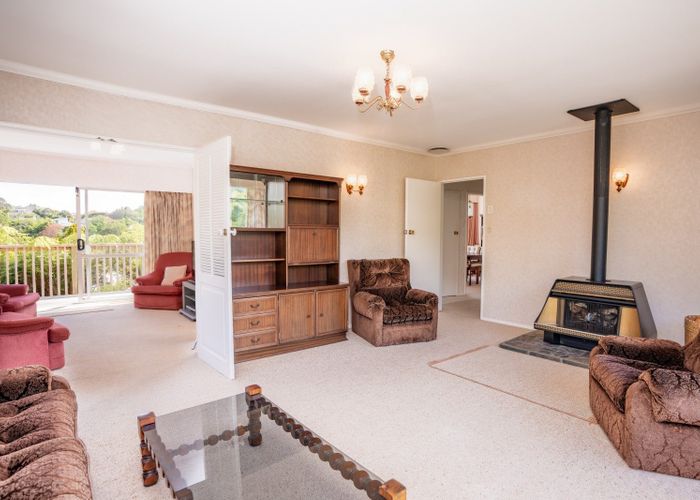  at 1 Peterhouse Street, Tawa, Wellington