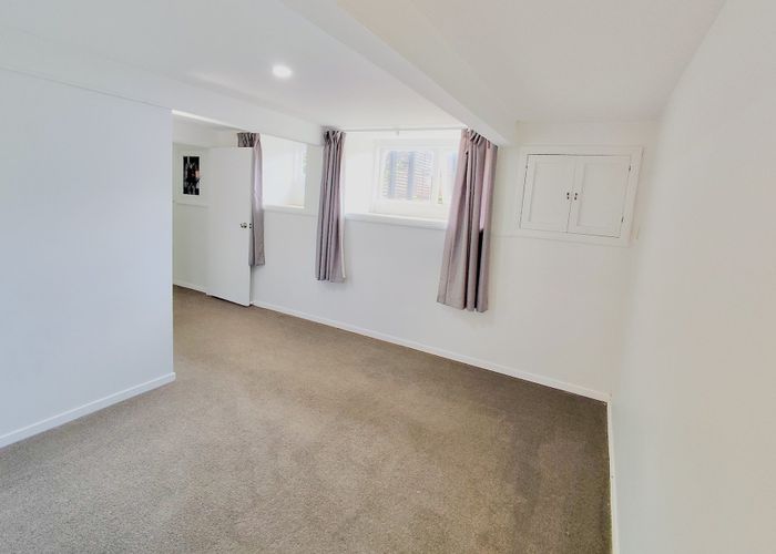  at 8 Pasteur Place, New Windsor, Auckland