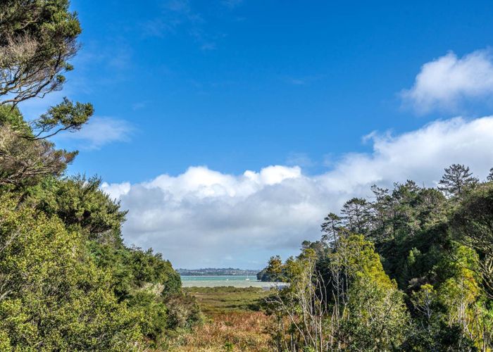  at 1/165 Balmain Road, Birkenhead, North Shore City, Auckland