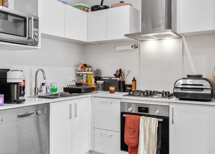  at 68 Tahere Road, Totara Park, Manukau City, Auckland