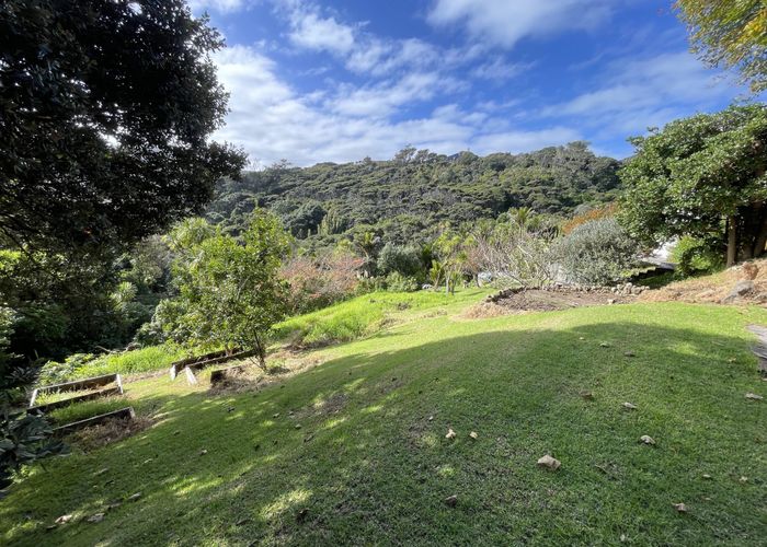  at 84 Seaview Road, Piha, Waitakere City, Auckland